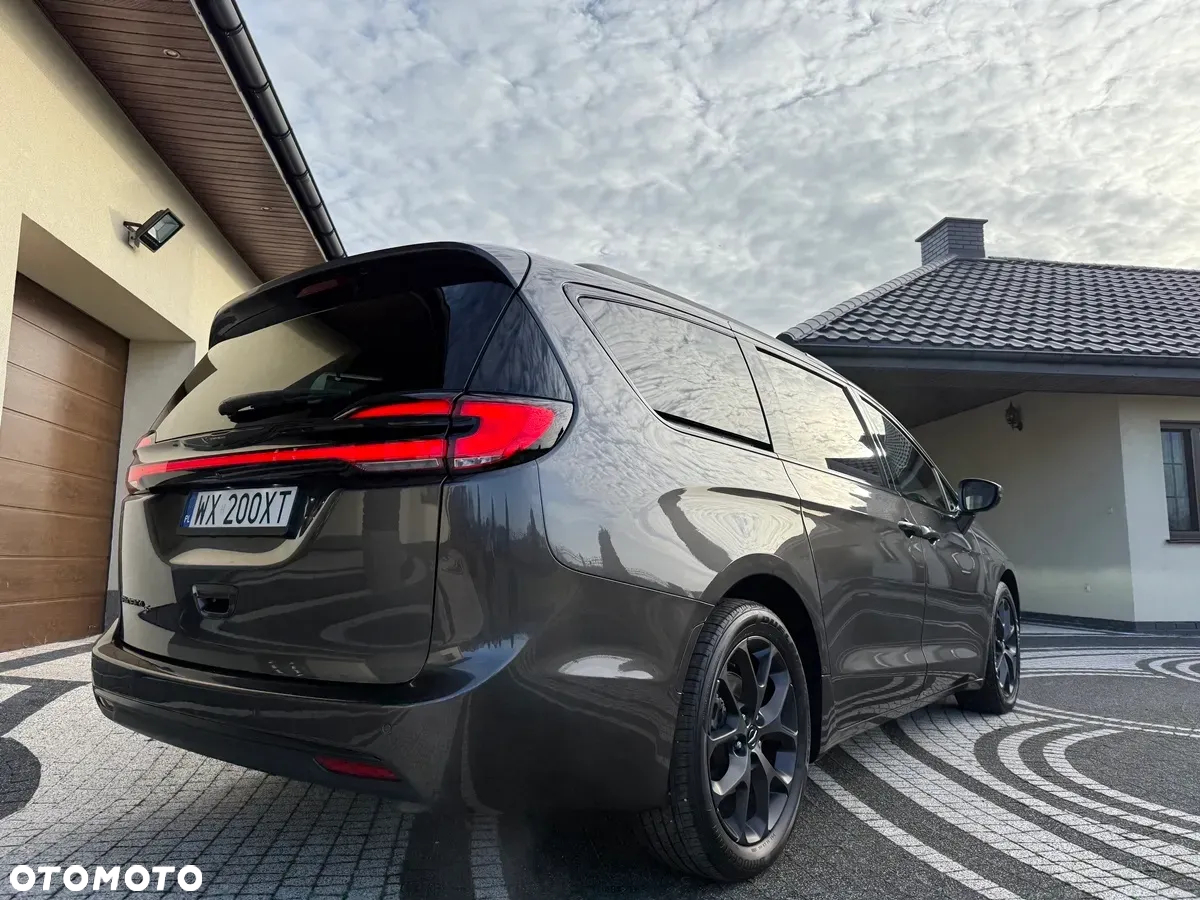 Chrysler Pacifica - 15