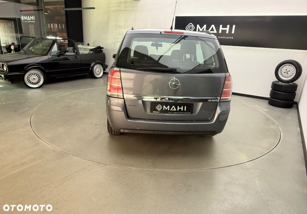 Opel Zafira - 10
