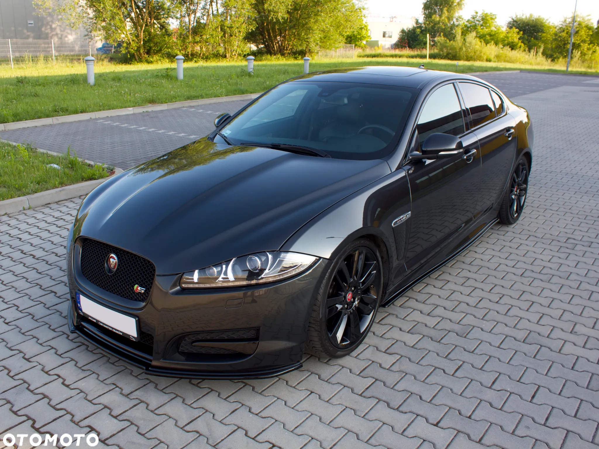 Jaguar XF 3.0 TDV6 R-Sport - 5