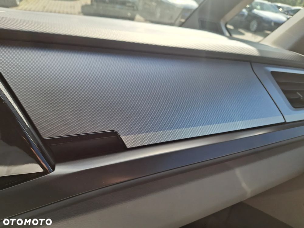 Volkswagen Multivan 2.0 TDI L1 Family DSG - 36