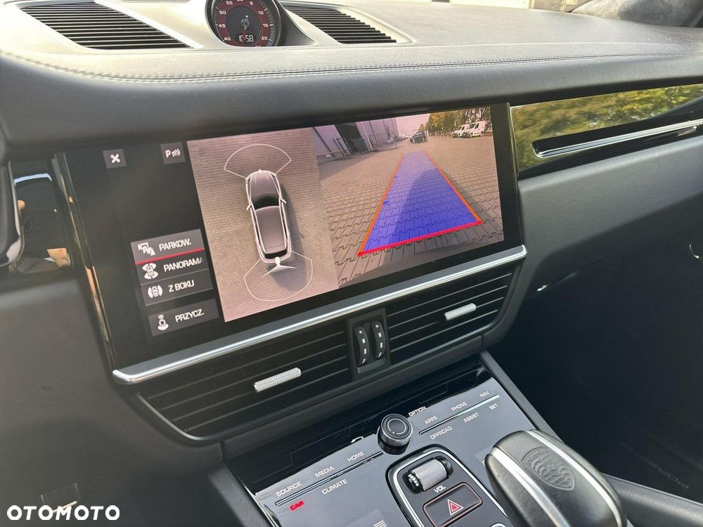 Porsche Cayenne - 24