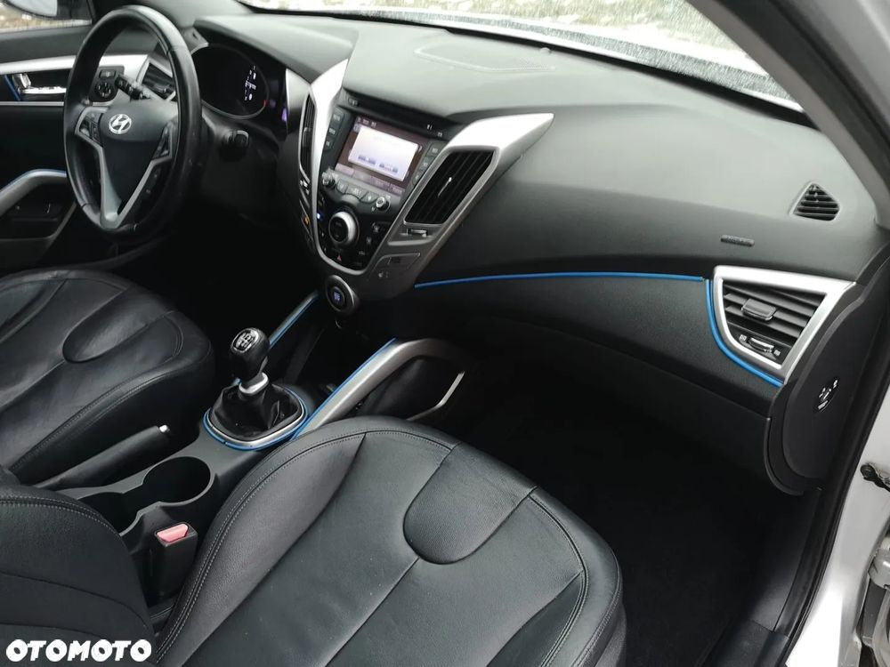 Hyundai Veloster 1.6 GDI Premium - 29