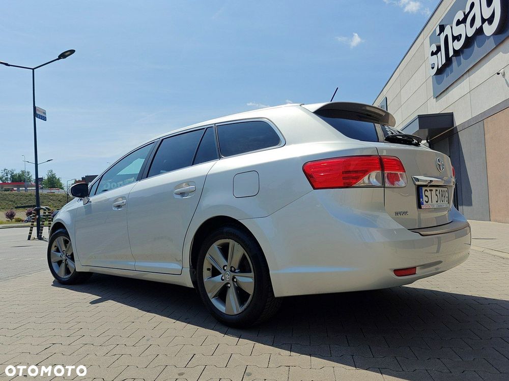 Toyota Avensis 2.0 D-4D Premium - 14