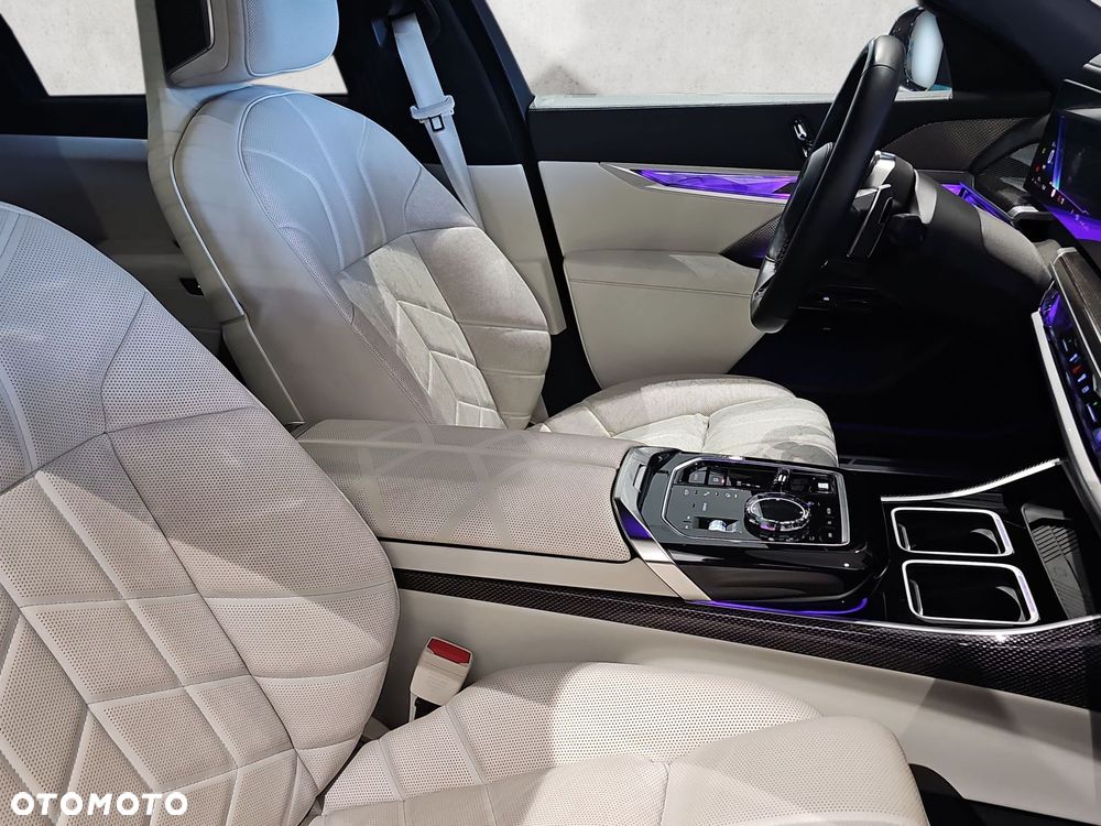 BMW Seria 7 - 13