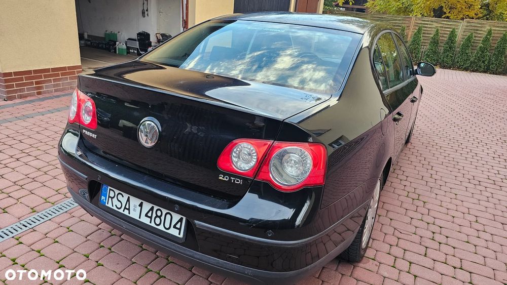 Volkswagen Passat 2.0 TDI Comfortline - 23