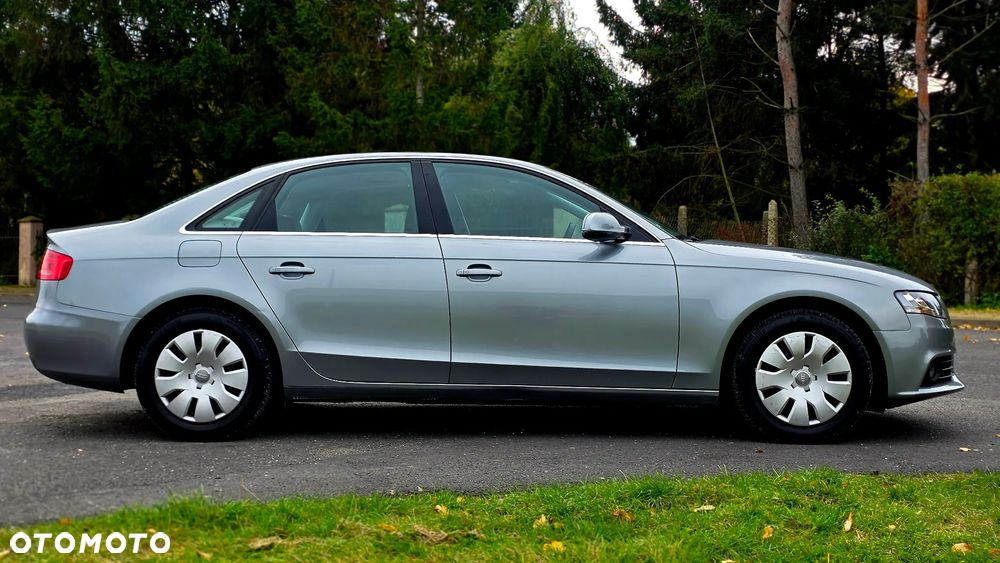 Audi A4 Limousine 2010 photo 4