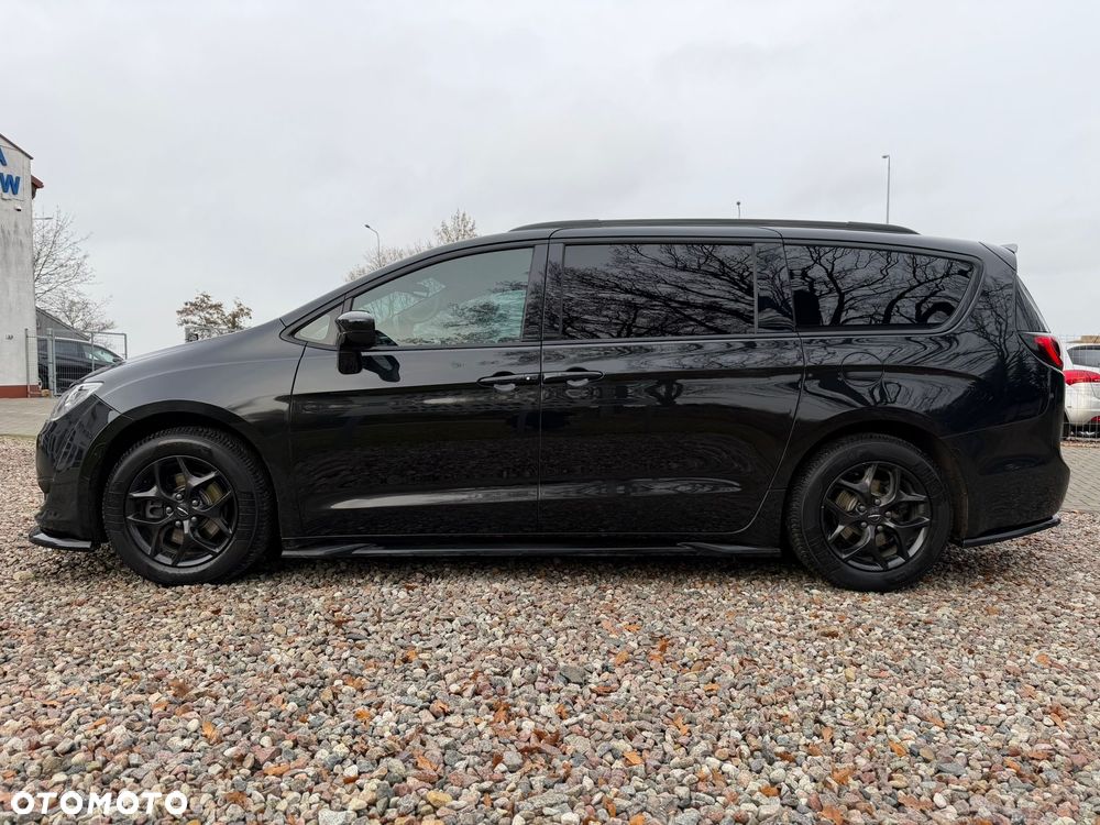 Chrysler Pacifica - 7