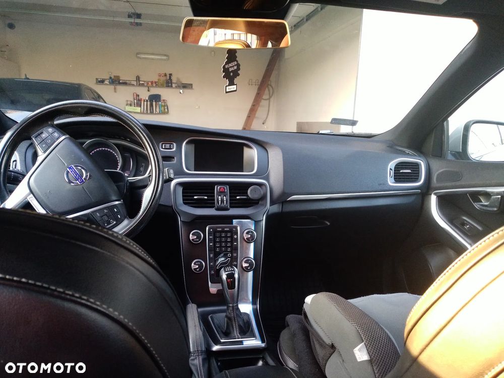 Volvo V40 D2 Drive-E R-Design Momentum - 14