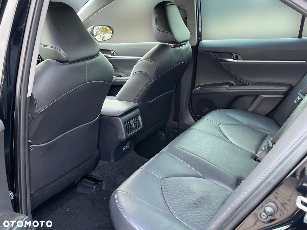 Toyota Camry 2.5 Hybrid Executive CVT - 14