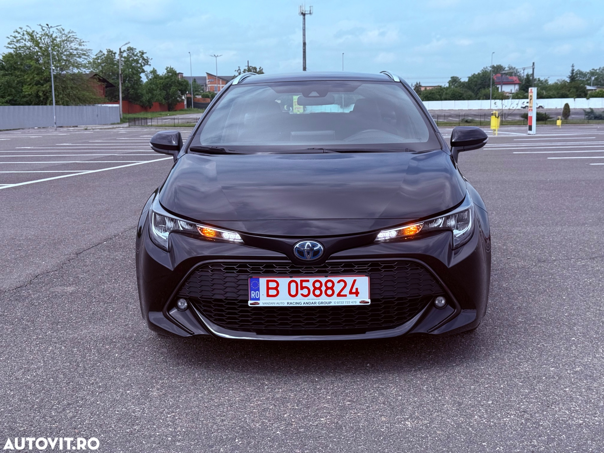 Toyota Corolla 1.8 Hybrid Business Edition - 9