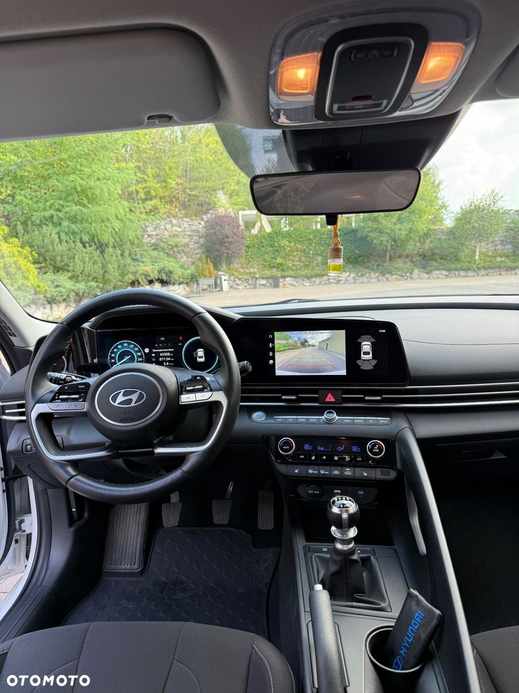 Hyundai Elantra 1.6 Smart - 32
