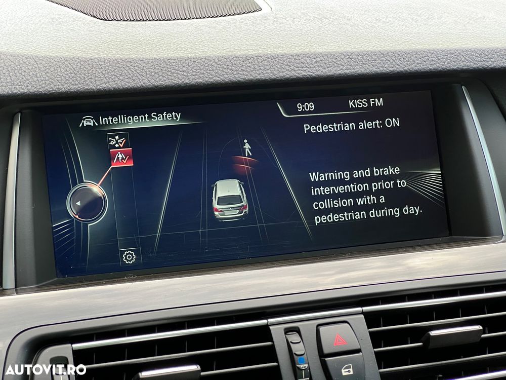 BMW Seria 5 520d xDrive Touring Aut. Luxury Line - 38