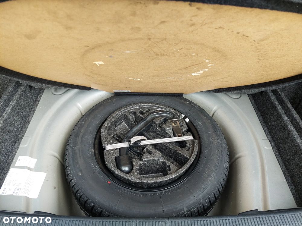 Skoda Octavia 1.6 Combi Style - 29