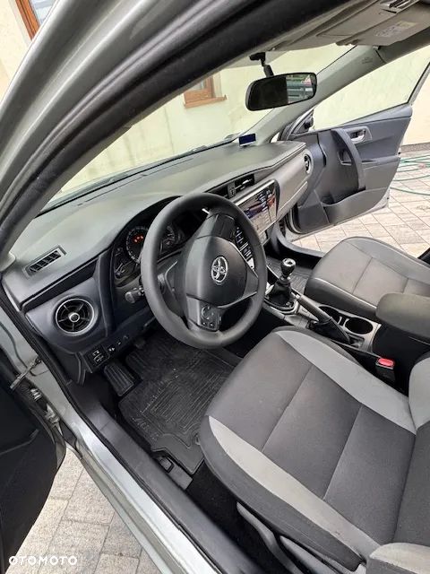 Toyota Auris 1.6 Active - 9