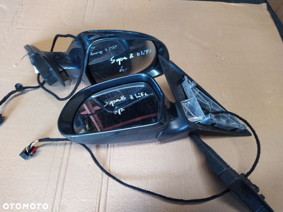 Lusterko lewe Skoda superb II kod LF7Y 6 pin