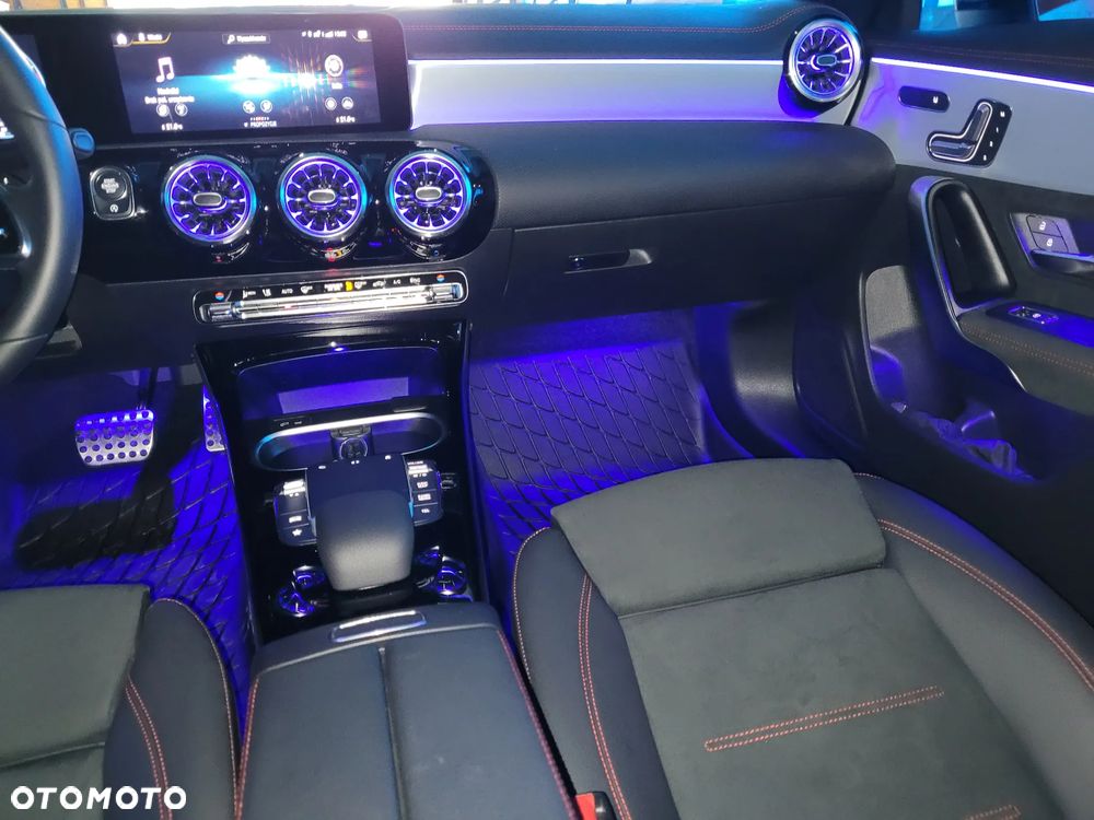 Mercedes-Benz CLA 250 4-Matic AMG Line 7G-DCT - 26