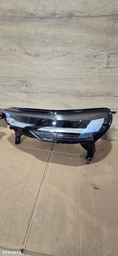 CAPTUR II LIFT SYMBIOZ LAMPA PRZÓD LEWA LUB PRWA LED 24- - 4