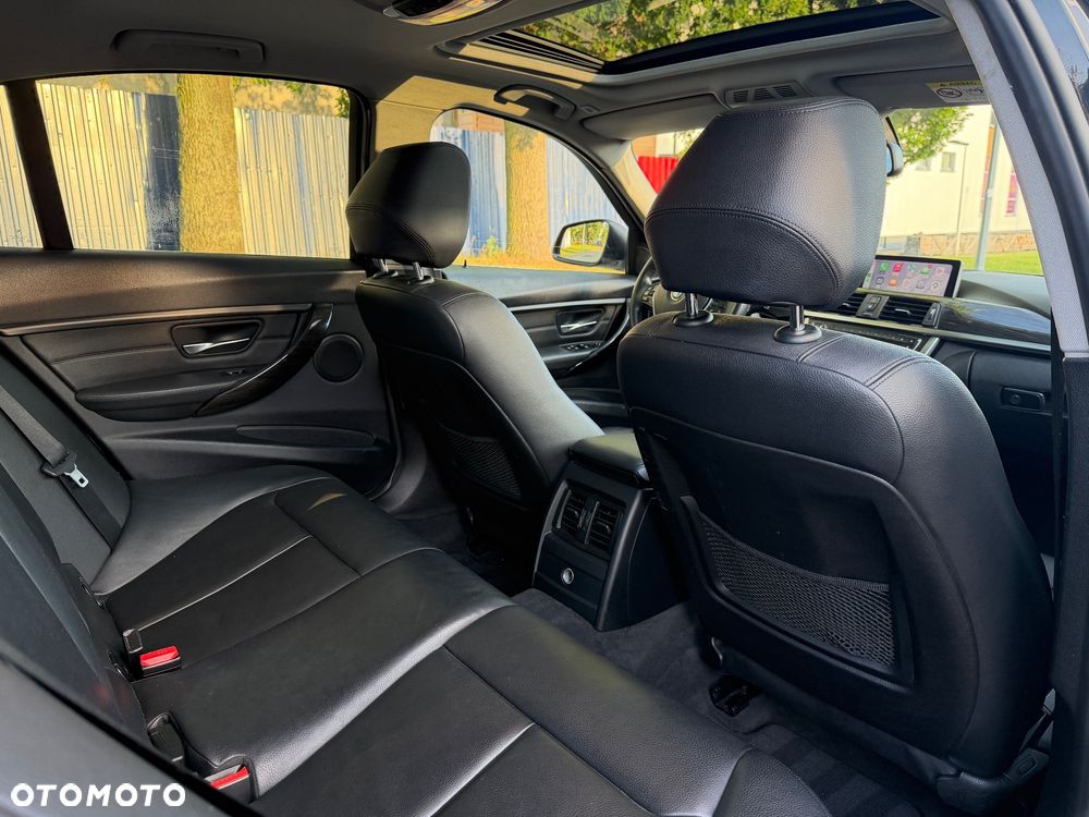 BMW Seria 3 330d Sport-Aut Luxury Line - 29