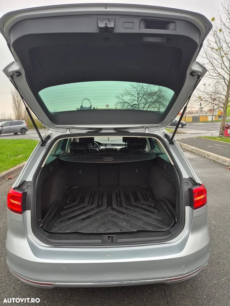 Volkswagen Passat Variant 2.0 TDI DSG (BlueMotion Technology) Highline - 19