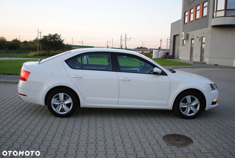 Skoda Octavia 1.5 TSI ACT Style DSG - 4