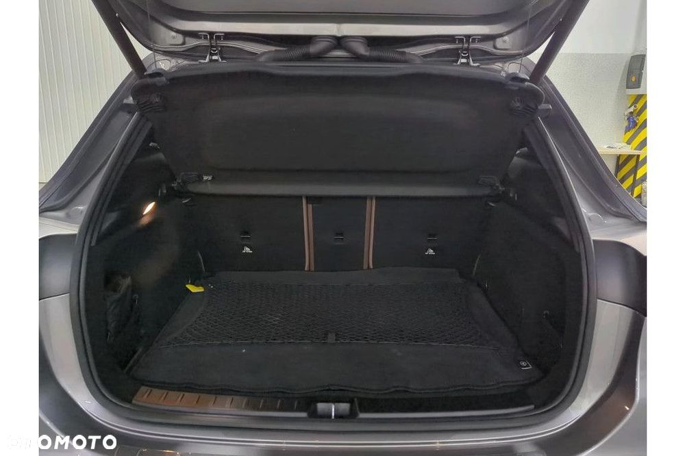 Mercedes-Benz GLA - 9