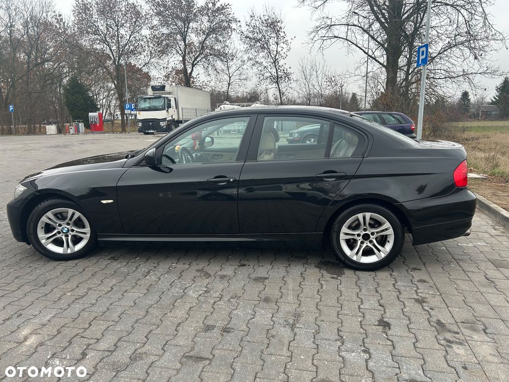 BMW Seria 3 318i - 5