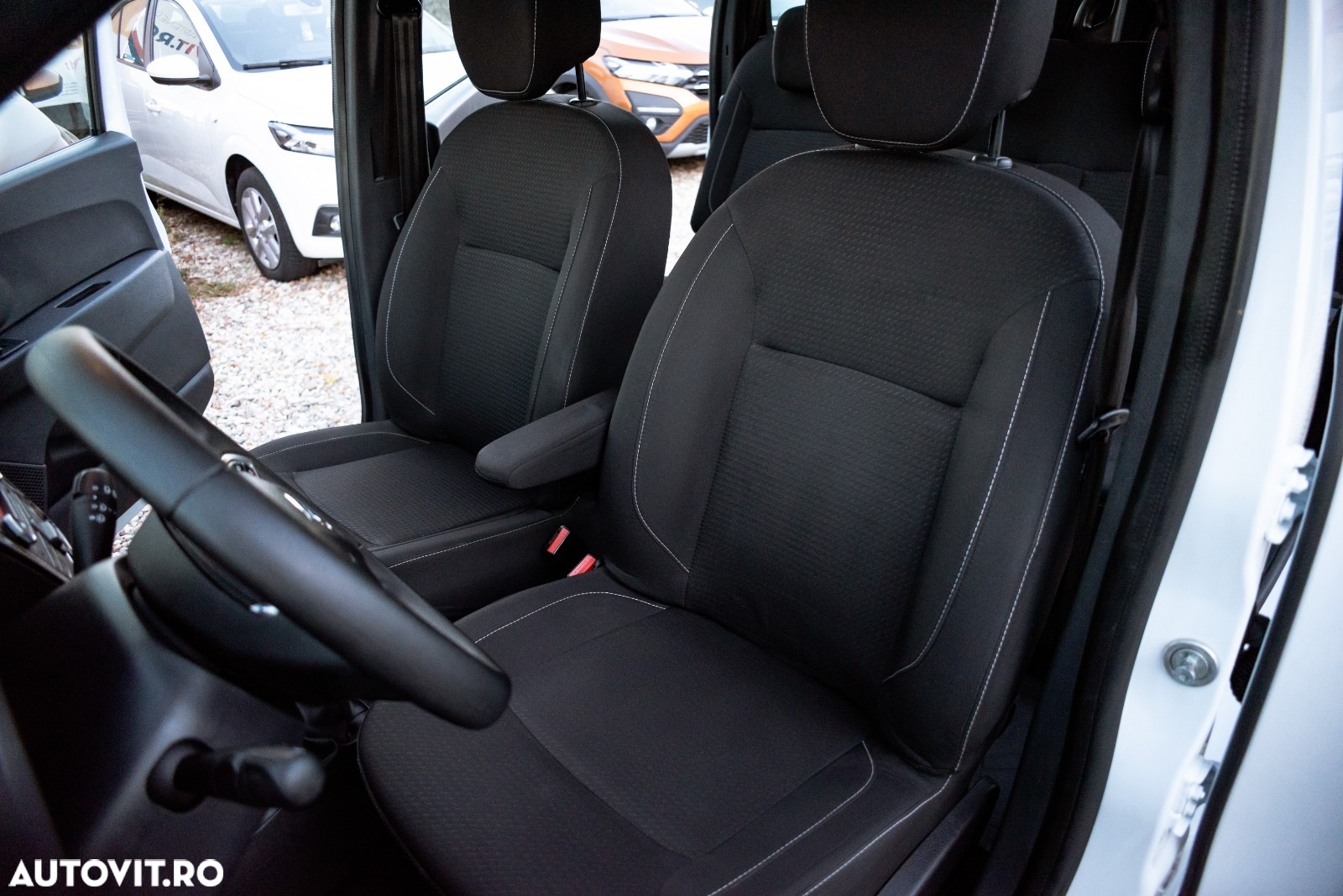 Dacia Lodgy 1.5 Blue dCi Laureate - 10