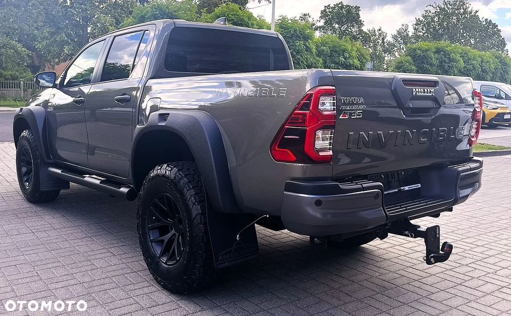 Toyota Hilux - 4