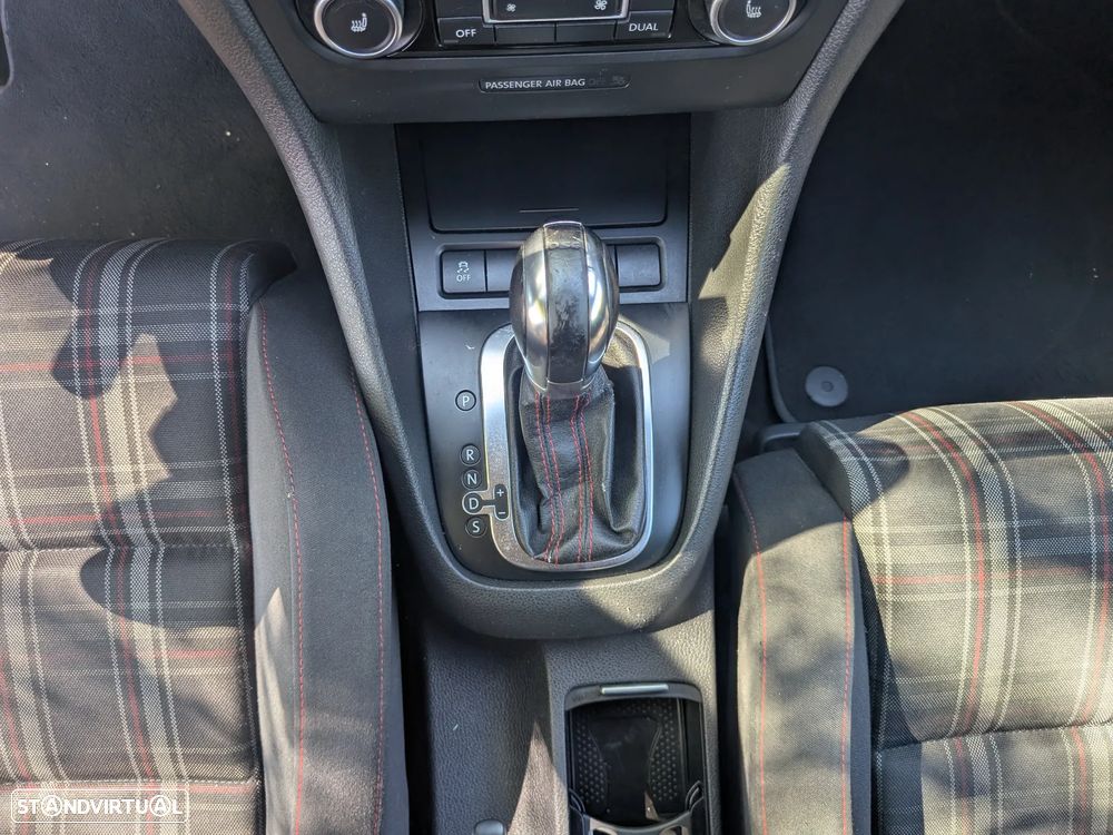 VW Golf 2.0 GTI DSG - 14