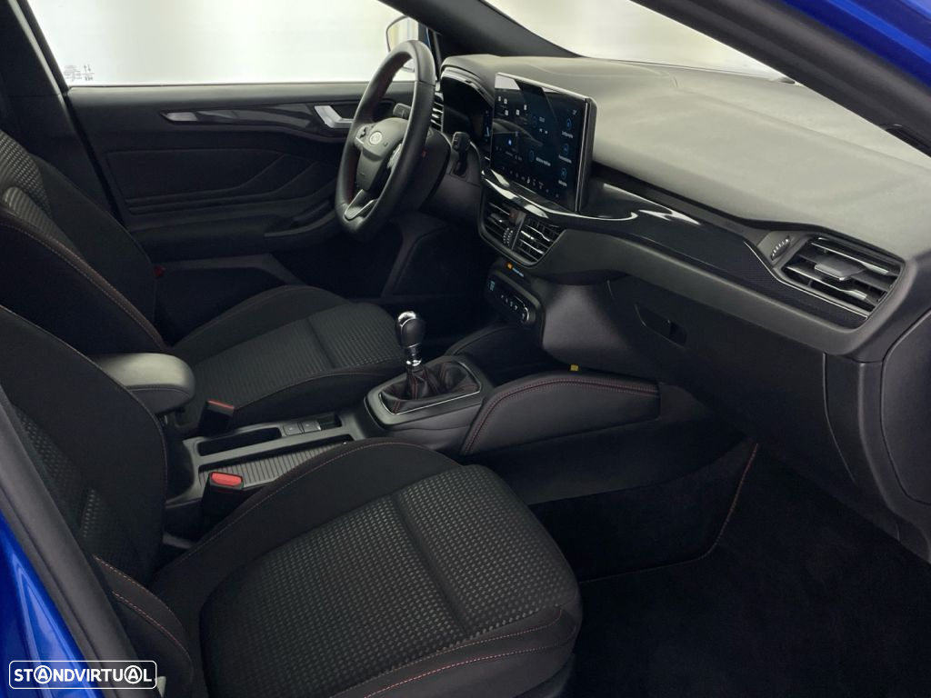 Ford Focus 1.0 EcoBoost MHEV ST-Line X - 23