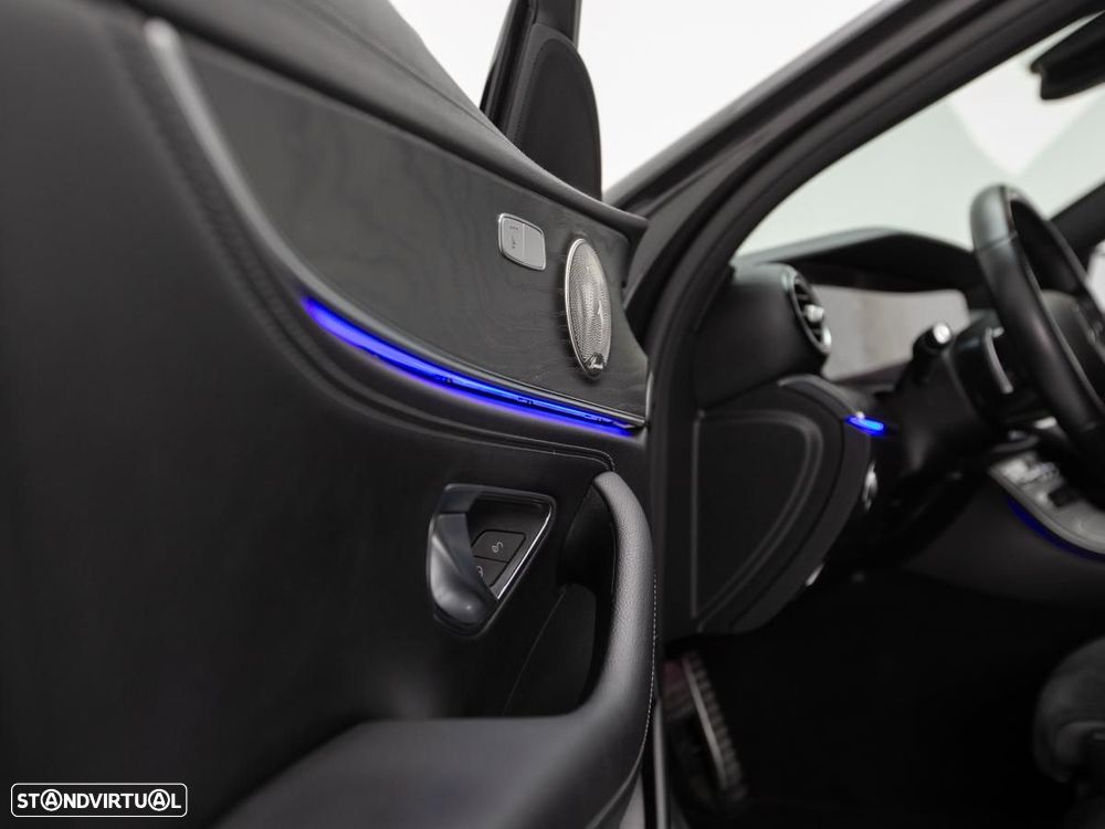 Mercedes-Benz E 300 de AMG Line - 16