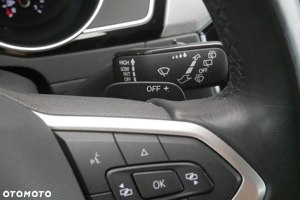 Volkswagen Passat Variant 2.0 TSI Business DSG - 25