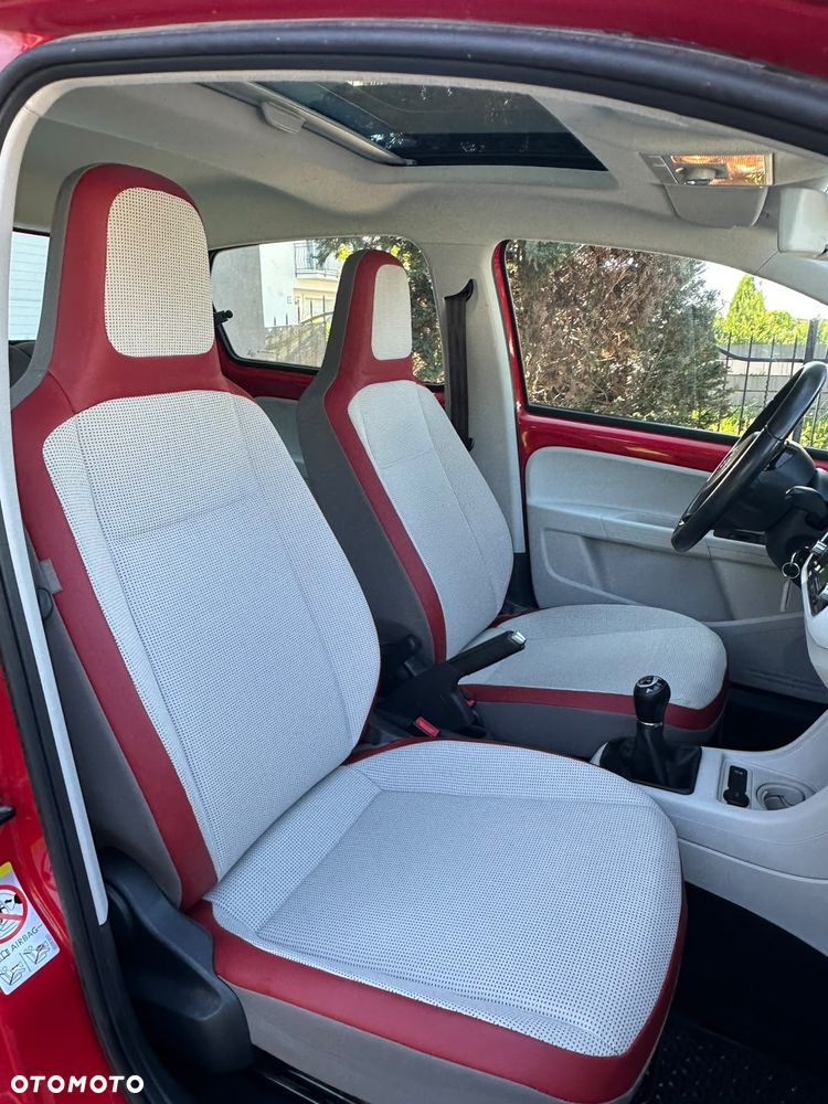 Volkswagen up! Active - 36