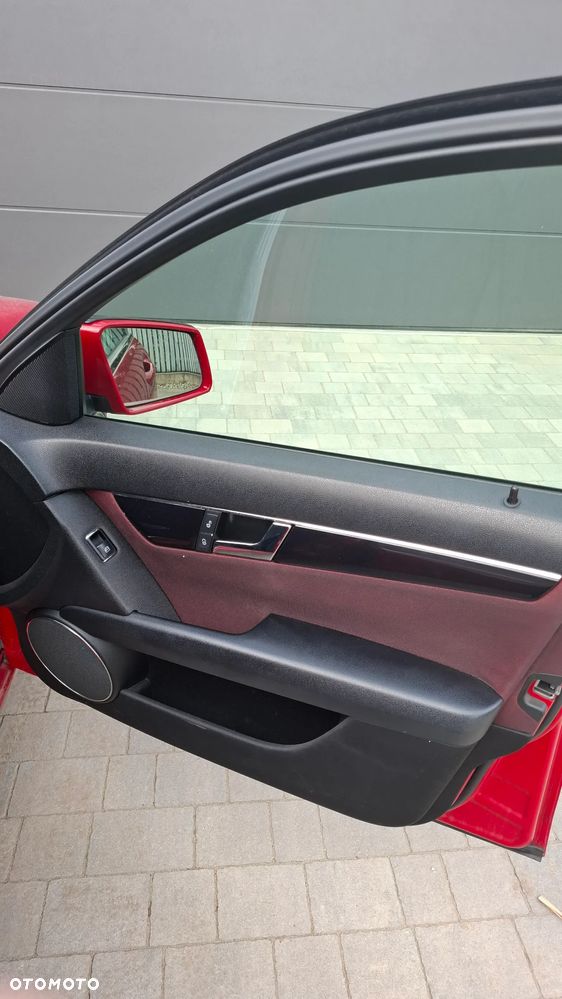Mercedes-Benz Klasa C 250 CDI BlueEff Avantgarde - 14