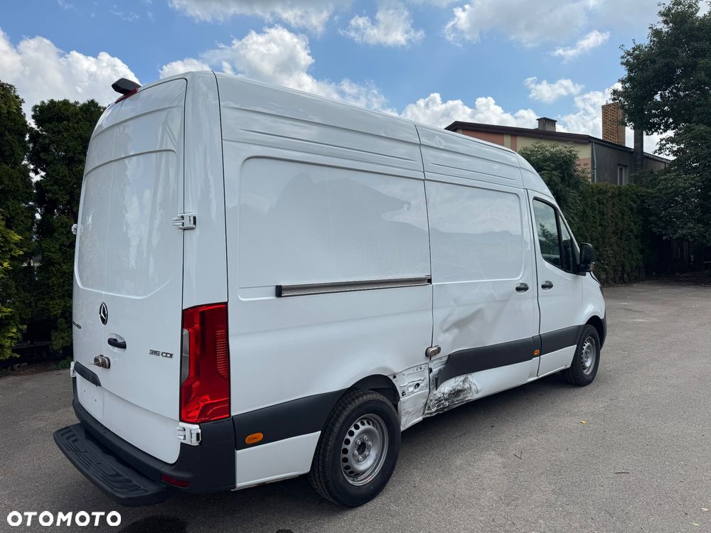 Mercedes-Benz SPRINTER - 31