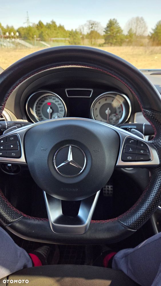 Mercedes-Benz GLA 200 7G-DCT AMG Line - 23