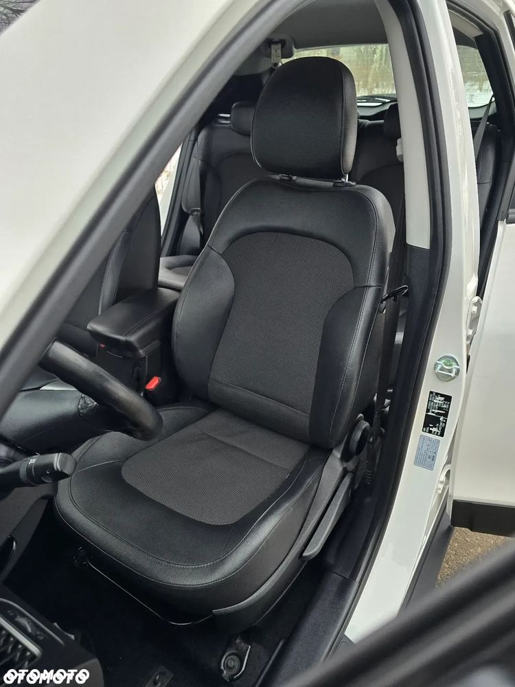 Hyundai ix35 1.7 CRDi 2WD Fifa World Cup Edition - 8