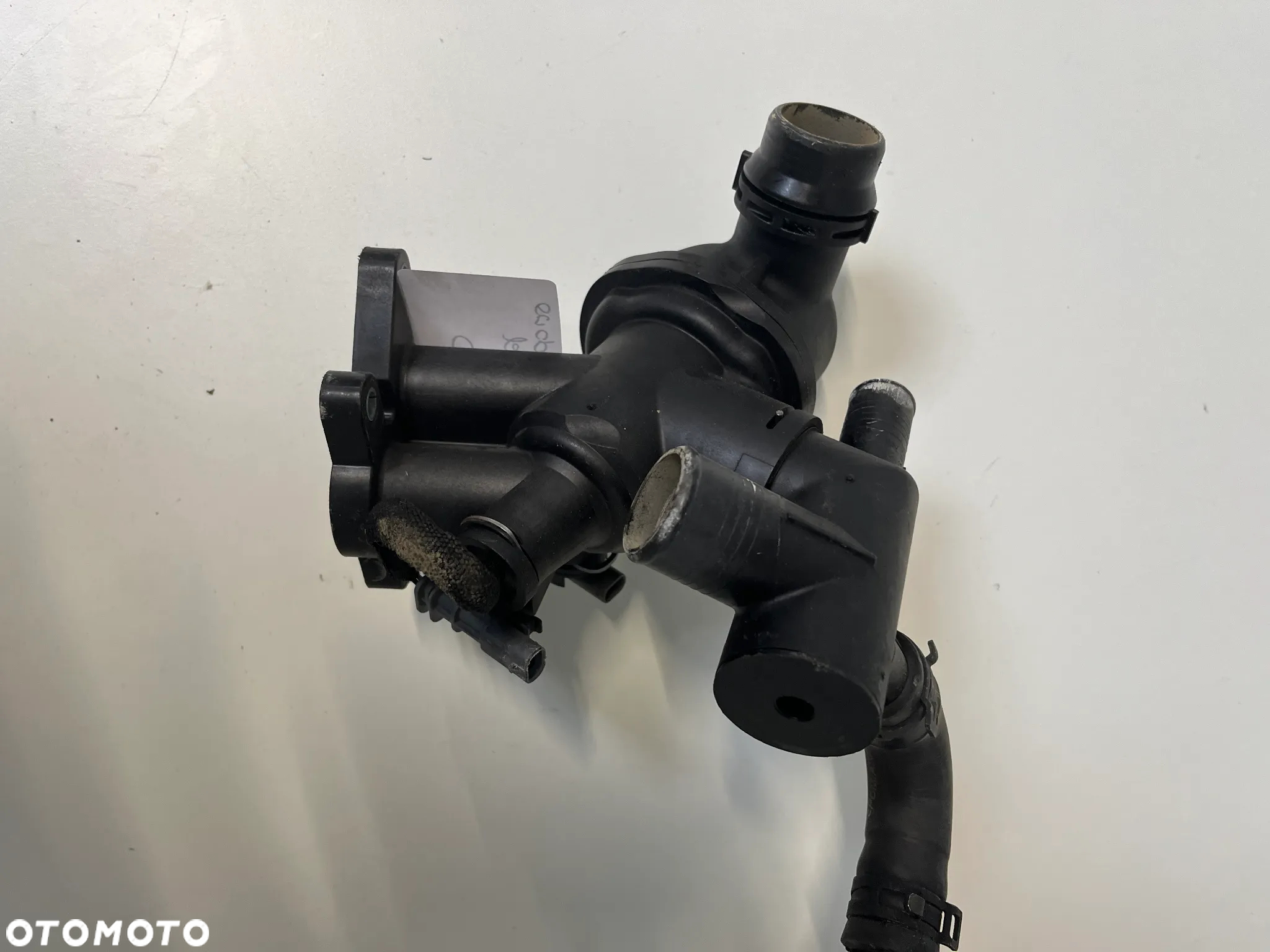 OBUDOWA TERMOSTATU JAGUAR LAND ROVER 2.0D  G4D3-8575-AD - 3