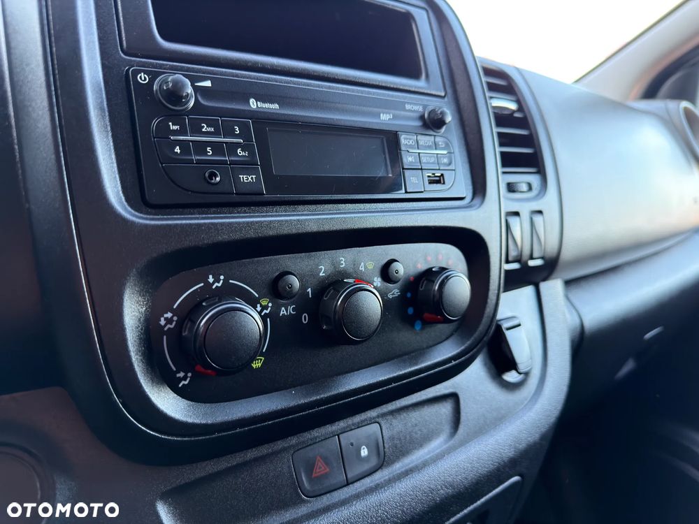 Renault Trafic 1.6 dCi Elektryczne Szyby Gwarancja Klimatyzacja - 19