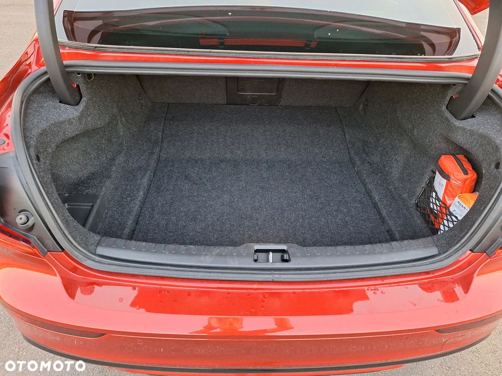 Volvo S60 T4 R-Design - 11