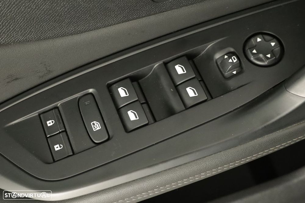 Peugeot 308 1.6 Hybrid Allure Pack e-EAT8 - 21