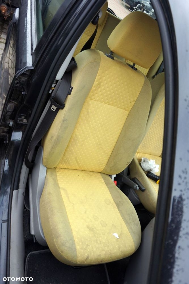 FOTEL PRZEDNI PRAWY PANDA II  FIAT 2003-2012 - 1