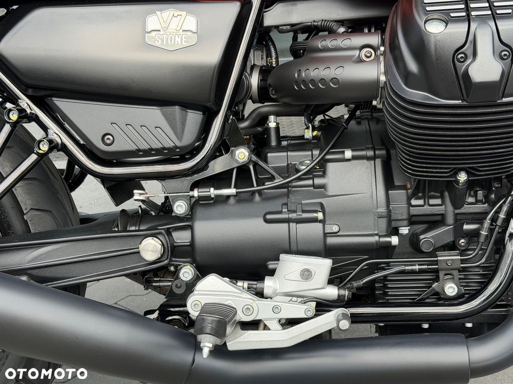 Moto Guzzi V7 - 16