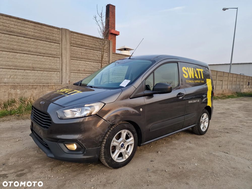 Ford Transit Courier - 34