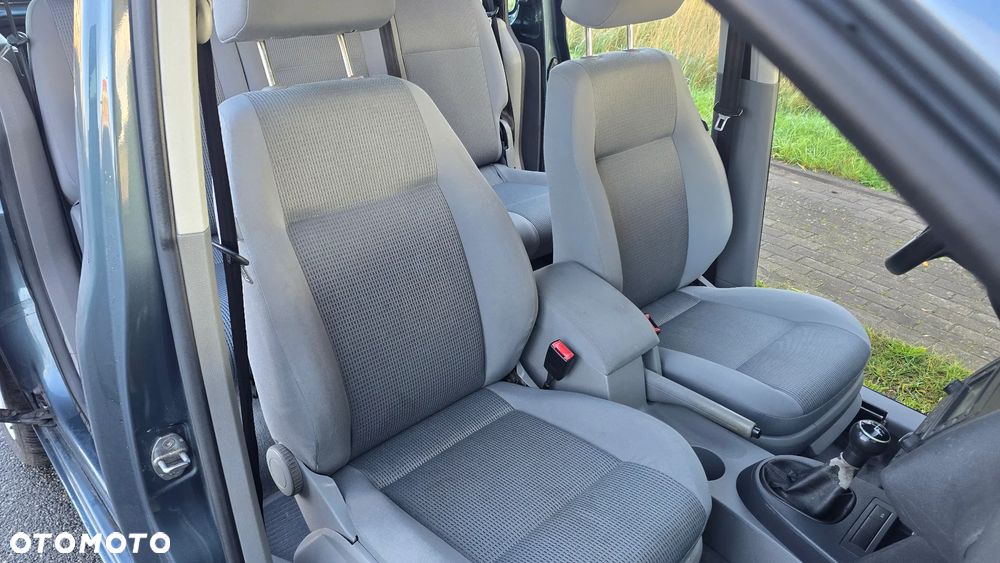 Volkswagen Caddy 1.6 Familie (7-Si.) - 19