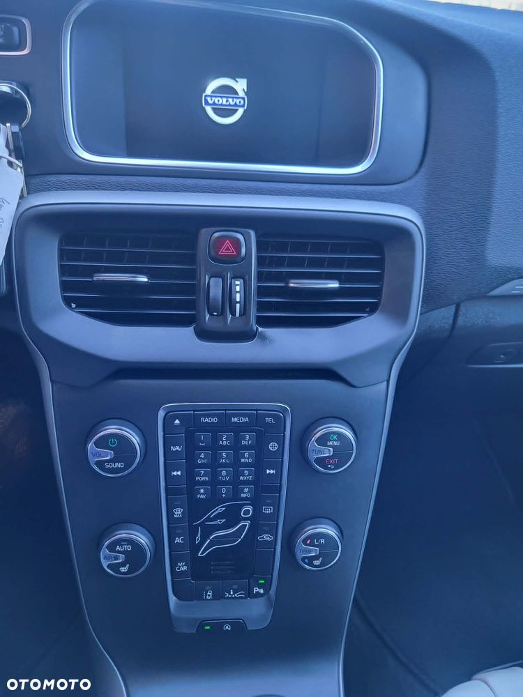 Volvo V40 D2 Summum - 12