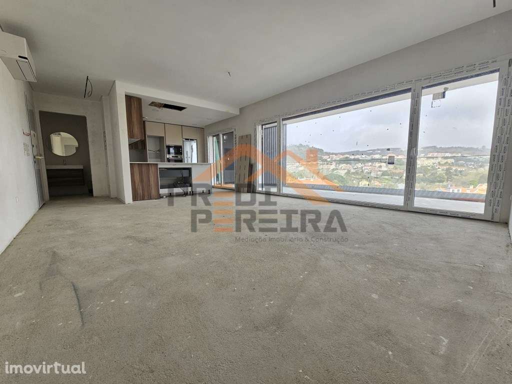 Situado em Caneças, T1 exclusivo , com 3 parqueamentos em condomíni... - Grande imagem: 2/24