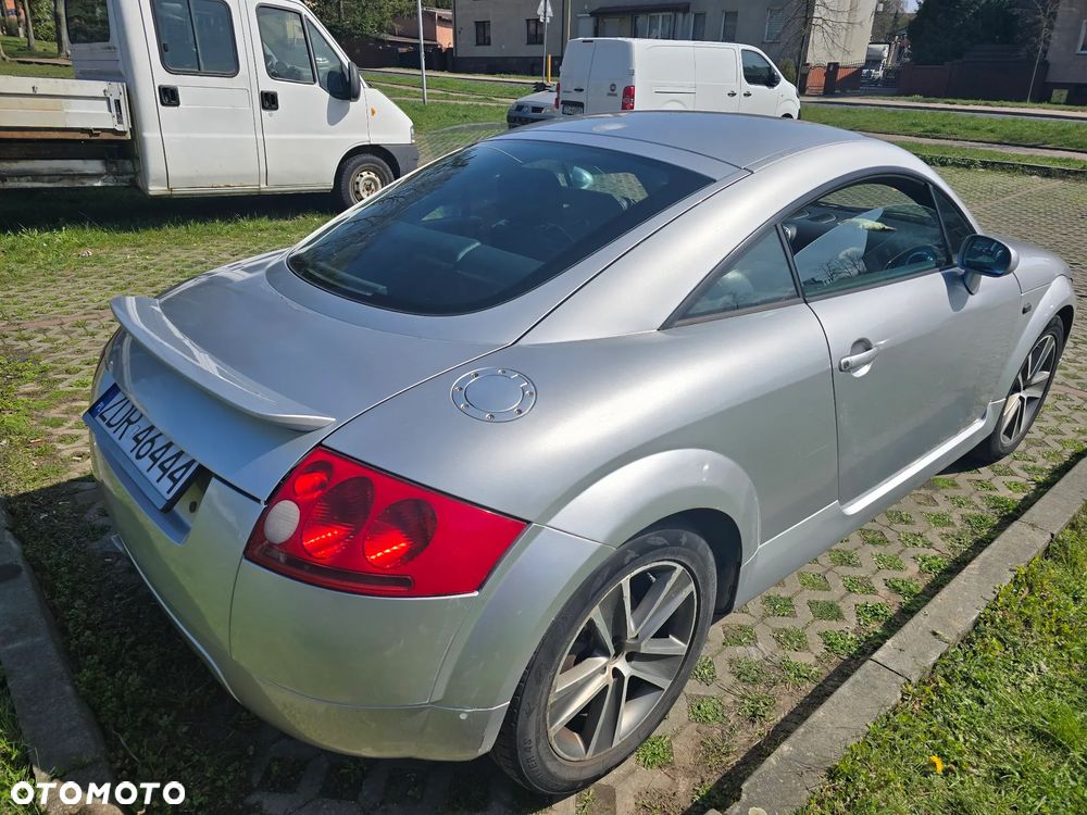 Audi TT Coupé 1.8T Quattro - 11