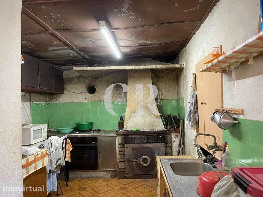 Moradia T3 para renovação, com vistas deslumbrantes, terreno e pátio, - Grande imagem: 4/42