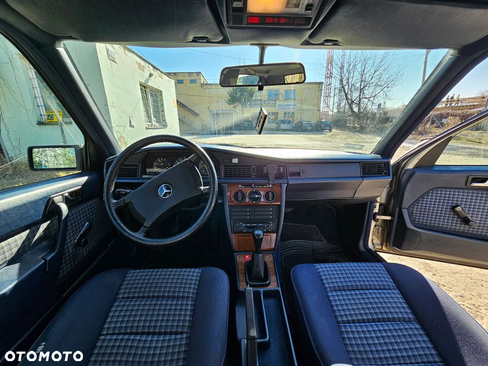 Mercedes-Benz W201 (190) - 20